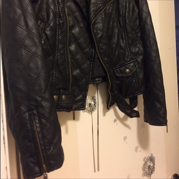 Macy’s Bar III quilted vegan leather jacket - Picture 2 of 4